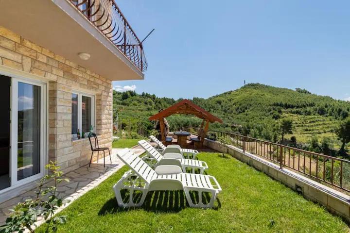 Villa La Domazet Podstrana Bagian luar foto
